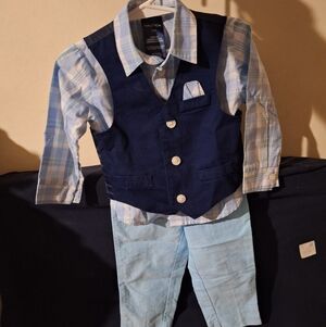 Nautica Navy and Light Blue Plaid Vest Set